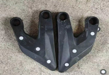 Platines repose-pieds Carbone pour KTM 390 Duke 2024- 
