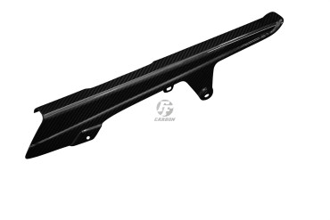 Guarda Cadena Carbono por Kawasaki Z800 100% Carbono | Patron Enlazado | Brillante