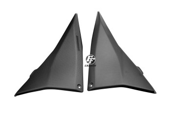 Carenado lateral (parte superior) Carbono por Kawasaki Z750 / Z750S 2005-2006 / Z1000 2004-2006 Carbono+Fibra de Vidrio | Patron Sencillo | Opaco