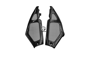 Carenado lateral debajo de asiento Carbono por Aprilia RSV Mille Tuono 2003-2005 100% Carbono | Patron Enlazado | Brillante